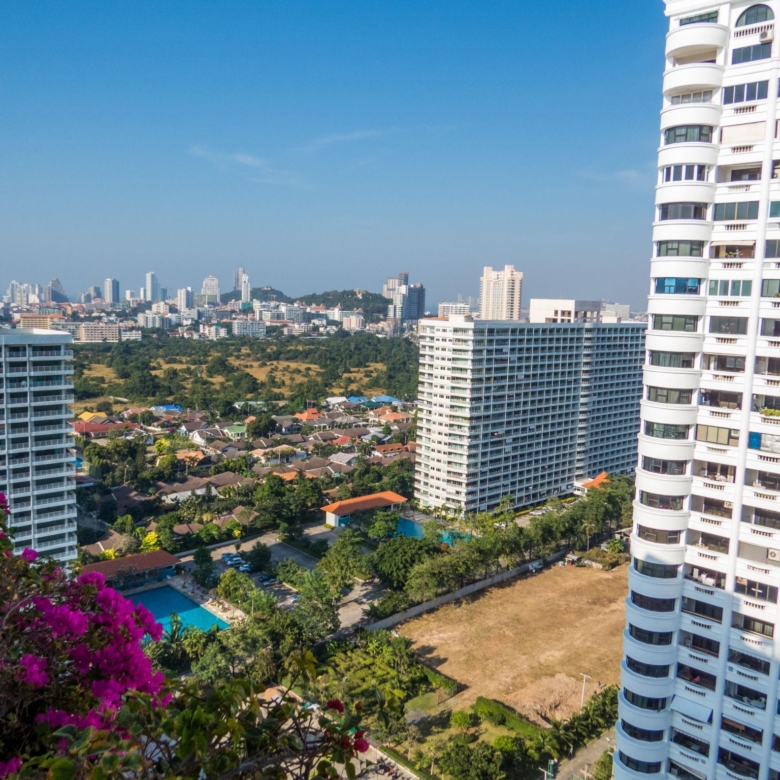 Jomtien vs Central Pattaya: Which Location Is Right for You?